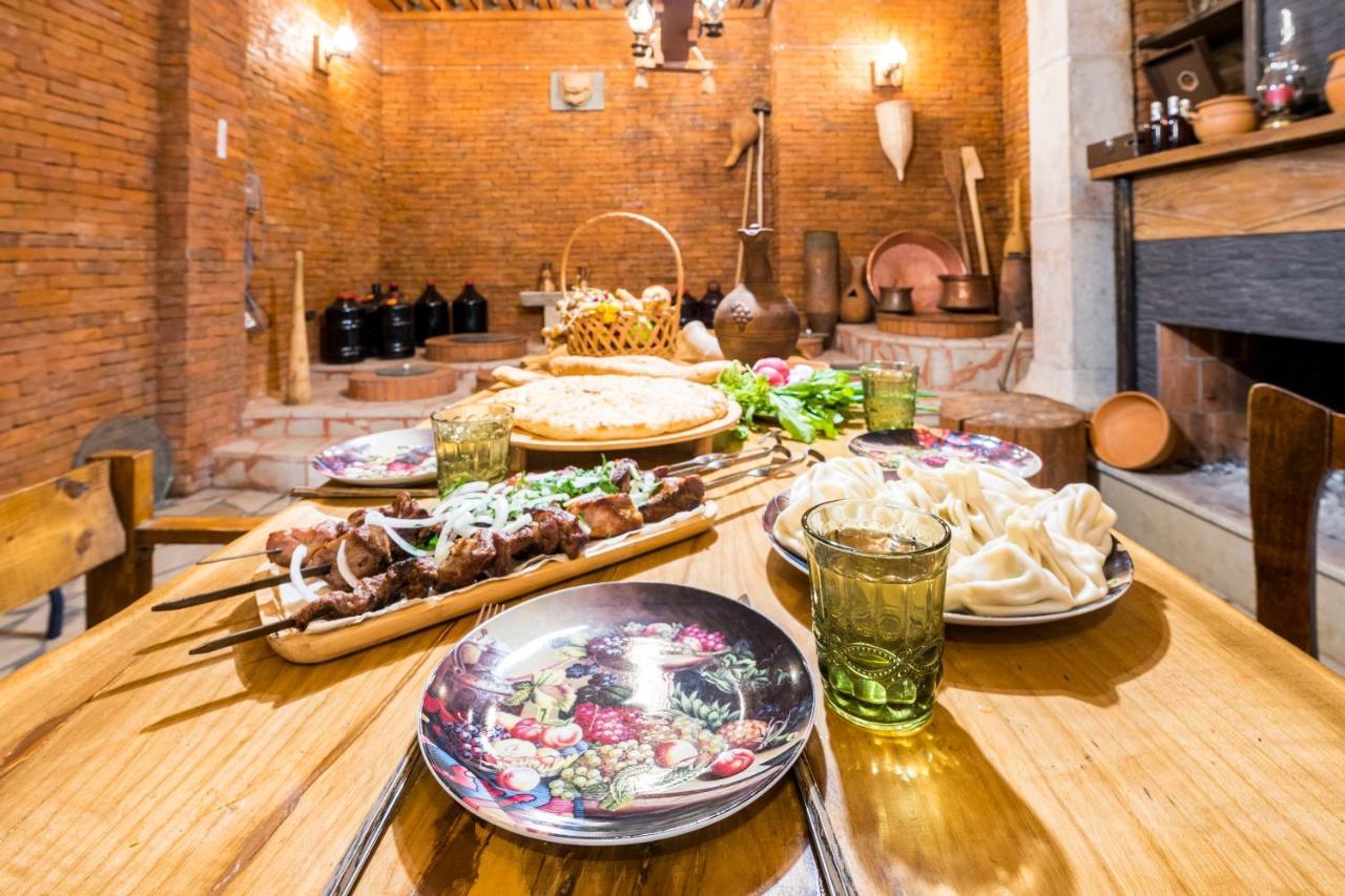 Отель Georgian House Кутаиси Экстерьер фото
