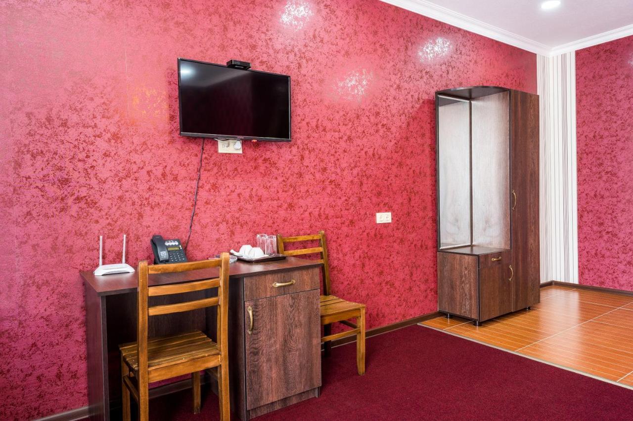 Отель Georgian House Кутаиси Экстерьер фото